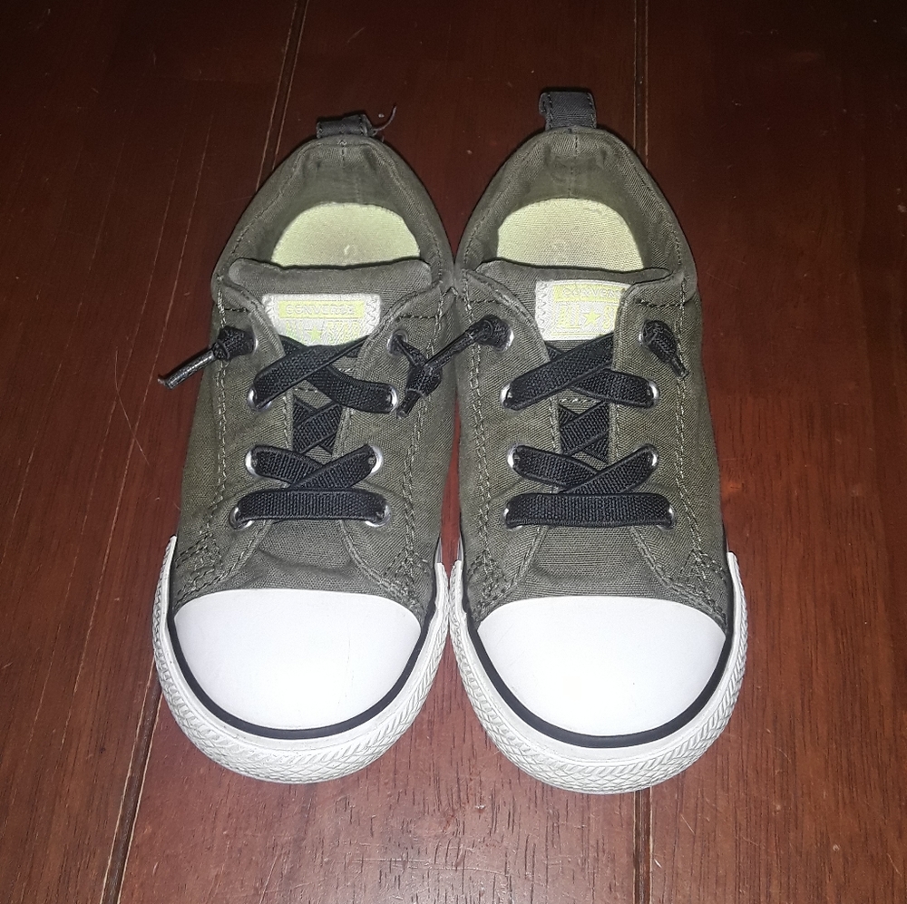 10c boys army green converse - Picture 3 of 7